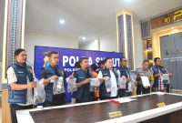 Polres Labusel mengungkap tujuh kasus dan menangkap 11 tersangka narkoba dalam dua pekan. Foto: Humas Polres Labusel