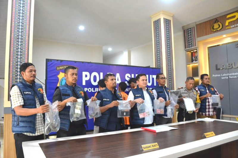 Polres Labusel mengungkap tujuh kasus dan menangkap 11 tersangka narkoba dalam dua pekan. Foto: Humas Polres Labusel