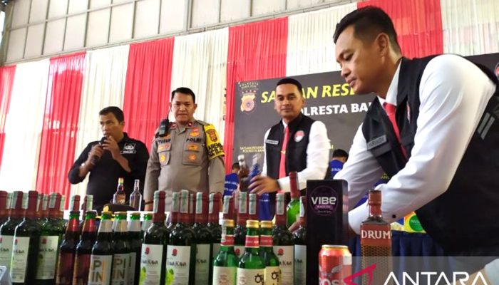 Polisi Tangkap Komplotan Penjual Miras Pesan-Antar di Aceh
