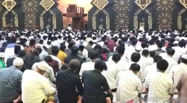 Ilustrasi - Jemaah tengah melaksanakan Salat Jumat