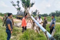 Personel Satreskrim Polres Serdang Bedagai, Dinas Lingkungan Hidup dan Satpol PP menindak tambang ilegal di Desa Sei Belutu, Kecamatan Sei Bamban. Foto: Humas Polres Serdang Bedagai