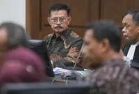 Majelis Hakim menjatuhkan vonis 10 tahun penjara dan denda Rp 300 juta terhadap mantan Menteri Pertanian Syahrul Yasin Limpo dalam perkara korupsi di Kementan.