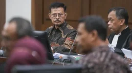 Majelis Hakim menjatuhkan vonis 10 tahun penjara dan denda Rp 300 juta terhadap mantan Menteri Pertanian Syahrul Yasin Limpo dalam perkara korupsi di Kementan.