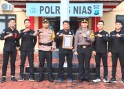 AKBP Revi Serahkan Penghargaan kepada Jajaran yang Sukses Optimalkan Fungsi Medsos