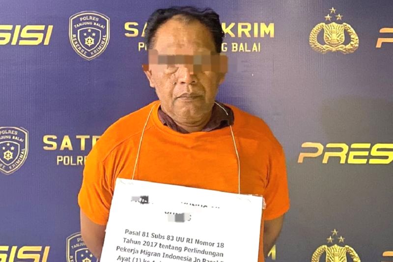 Polres Tanjungbalai, Sumatera Utara menangkap pelaku pria bernisial MY yang diduga sebagai agen penyalur Pekerja Migran Indonesia (PMI) ilegal. Foto: Humas Polres Tanjungbalai