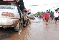 Ilustrasi banjir bandang. Foto: Antara/Altas Maulana. 