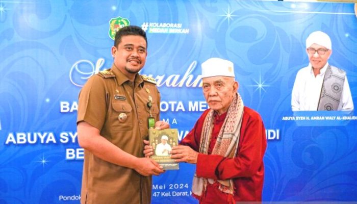 Bobby Nasution Minta Doa dari Ulama Aceh Abuya Syekh Amran Waly