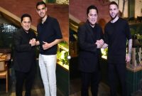 Ketua Umum Erick Thohir berpose bersama pemain bola keturunan Indonesia Calvin Verdonk (gambar kanan) dan Jens Raven (gambar kiri). Foto: Antara/HO-PSSI