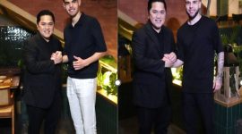 Ketua Umum Erick Thohir berpose bersama pemain bola keturunan Indonesia Calvin Verdonk (gambar kanan) dan Jens Raven (gambar kiri). Foto: Antara/HO-PSSI
