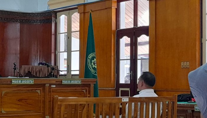 Bupati Labuhanbatu Nonaktif Erik Adtrada Mendadak Dilarikan ke Rumah Sakit