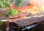 Kebakaran Landa Permukiman Padat Penduduk di Medan, 6 Rumah Hangus