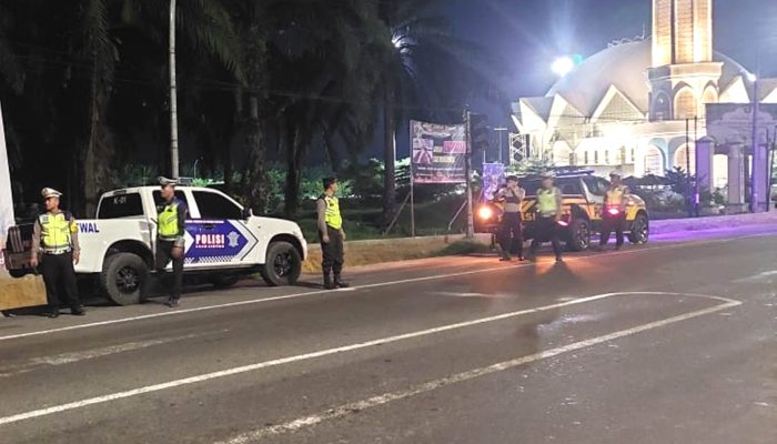 Wakapolres Sergai Pimpin Patroli, 8 Pemuda Bercelurit Diamankan