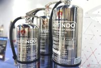 Produk pemadam api “Lithium Fire Killer” (LFK) Hartindo AF31 PT Famindo Alfa Spektrum Teknologi (FAST) yang dipamerkan pada gelaran PEVS 2024, di JIExpo Kemayoran, Jakarta, Sabtu (4/5/2024). Foto: Antara/Pamela Sakina