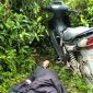Joli Sihombing, seorang pensiunan BUMN, ditemukan meninggal dunia di samping motornya, Sabtu (4/5). Foto: Humas Polres Simalungun