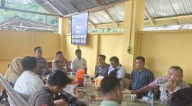 Kapolsek Kotarih Iptu Mula Purba dan Wakapolsek Brimen menggelar dialog interaktif bersama PPK di tiga kecamatan. Foto: Humas Polsek Kotarih