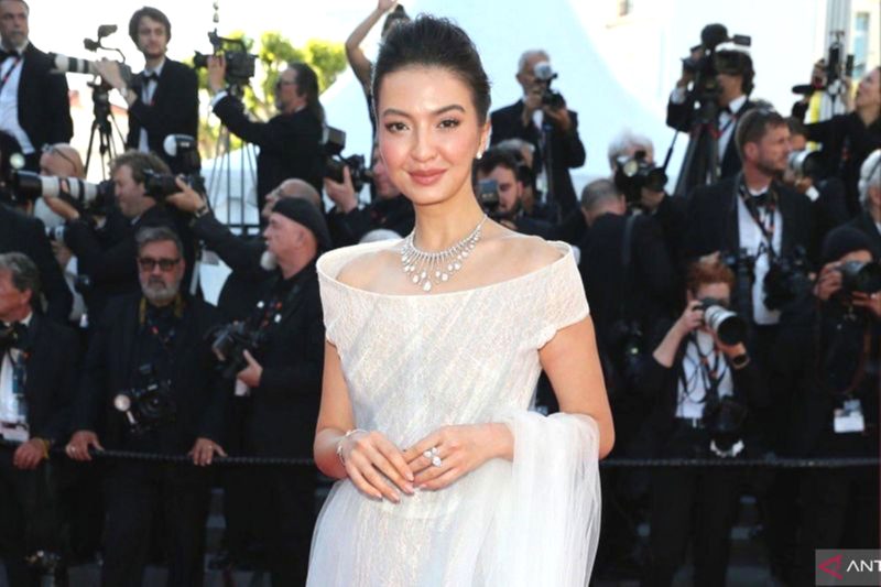 Aktris Raline Shah saat menghadiri Cannes Film Festival 2024 di Cannes, Prancis. Foto: Antara/HO Magnifique Indonesia