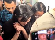 Sandra Dewi Bungkam dan Tertunduk Usai 10 Jam Diperiksa Kejagung