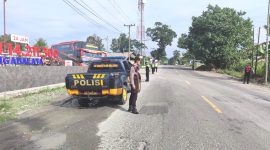 Personel Satlantas Polres Simalungun melakukan patroli di salah satu titik rawan macet saat akhir pekan. Foto: Humas Polres Simalungun