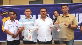Kasat Reskrim Polres Sergai AKP JH Panjaitan (tengah) didampingi KBO Reskrim Iptu Edward Sidauruk (kiri) dan Kanit Pidum Ipda Hendri Ika Pandu Winata, dalam konferensi pers. Foto: Humas Polres Sergai