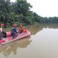 Tim SAR melakukan pencarian terhadap HI yang hilang setelah menyebur ke sungai. Foto: Basarnas Medan