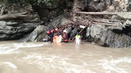 Tim SAR akhirnya menemukan jenazah warga yang dilaporkan hanyut di Sungai Lau Kemiri, Kabupaten Karo, dalam kondisi meninggal dunia. Foto: Basarnas Medan