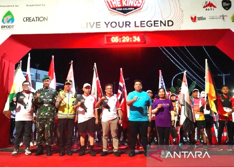 BPODT bersama para pemangku kebijakan terkait bersama para peserta Trail of The Kings (TOTK) Zero Edition, di Kabupaten Samosir, Sabtu Foto: Antara/Anggi Luthfi Panggabean