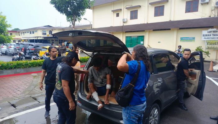 2 Begal Sadis di Medan yang Bacok Tangan Korban Dibekuk Polisi, Lihat Kakinya Ditembak!