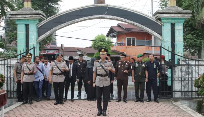 Kapolres Sergai AKBP Oxy Yudha Beserta Jajaran Ziarah di Taman Makam Bahagia