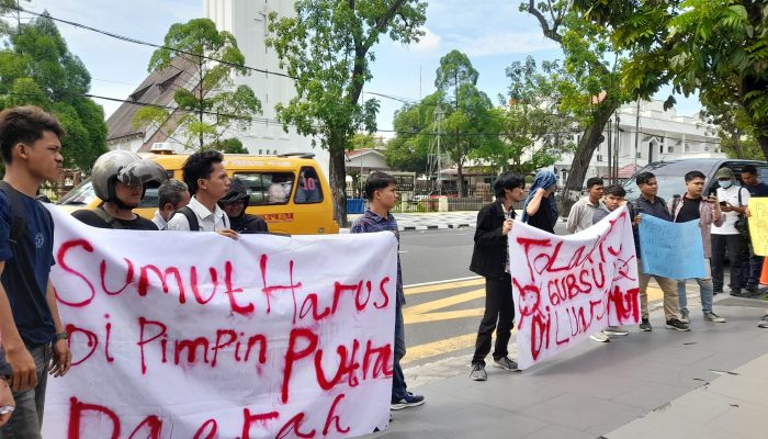 Mahasiswa Geruduk Kantor Gubsu, Tolak Agus Fatoni Jabat Pj Gubernur