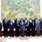 Menteri Luar Negeri China Wang Yi berfoto bersama para wakil dari 14 faksi Palestina di Wisma Negara Diaoyutai, Beijing, China pada Selasa (23/7/2024). (ANTARA/HO-Kementerian Luar Negeri China)