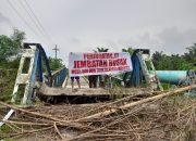 Jembatan di Desa Bandar Setia Ambruk Diduga Digerogoti Maling