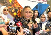 Menteri Perdagangan (Mendag) Zulkifli Hasan ditemui usai menghadiri peluncuran Jakarta Muslim Fashion Week (JMFW) 2025 di Kantor Kementerian Perdagangan, Jakarta, Rabu (17/7/2024). Foto: Antara/Maria Cicilia Galuh