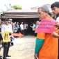 Penyidik Polda Sumut menghadirkan salah satu tersangka BG alias Bulang dalam kasus pembakaran rumah wartawan Tribrata TV, Rico Sempurna Pasaribu. Foto: Humas Polda Sumut