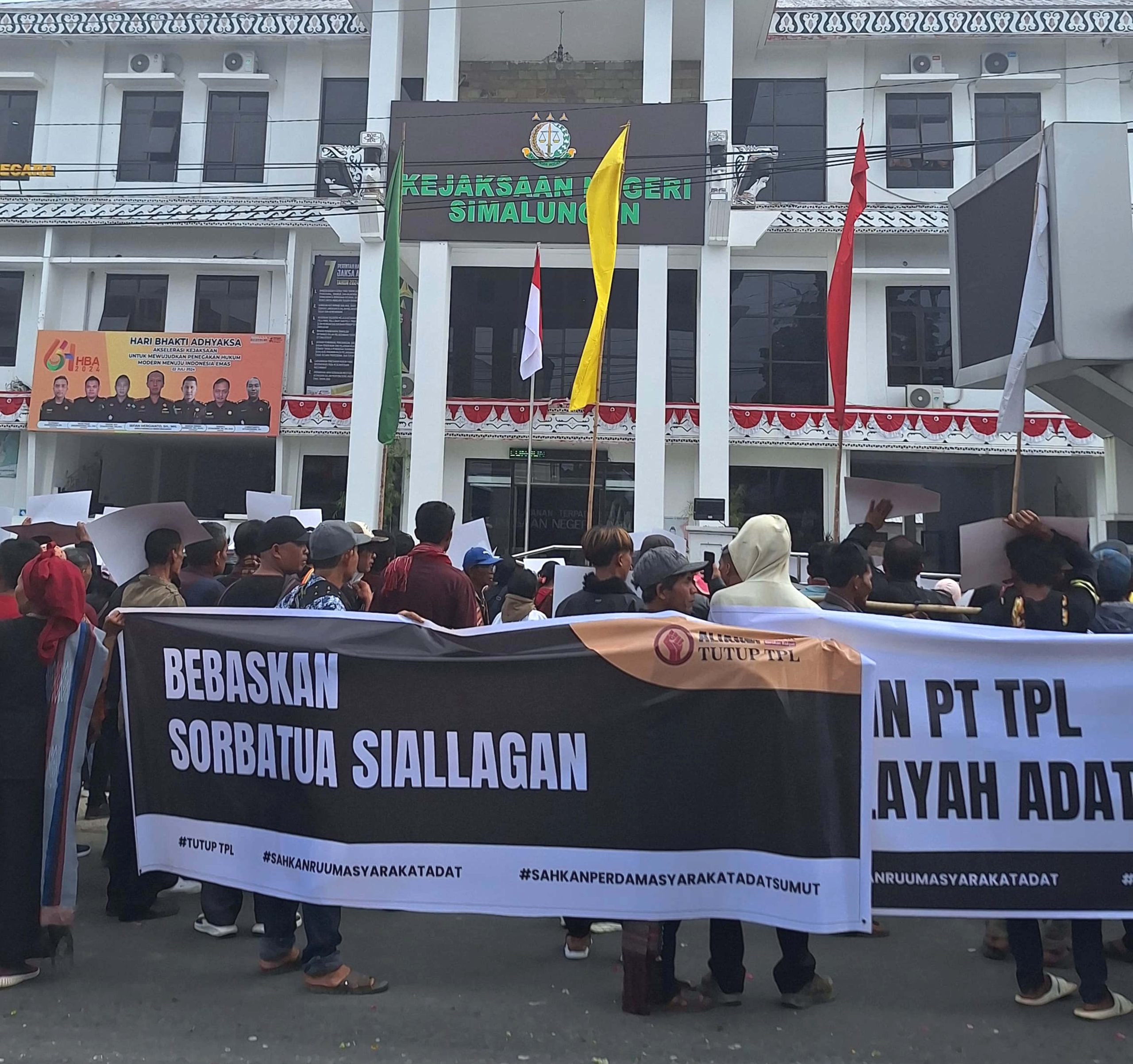 Demo Masyarakat adat