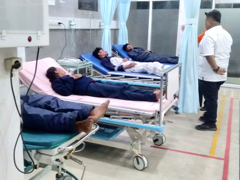 Para TKI yang berhasil dievakuasi tim SAR gabungan dari Selat Malaka. Foto: Basarnas Medan