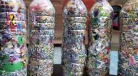 Ecobrick. Foto: Topikseru.com/ Damai Mendrofa