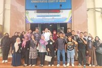 Guru honorer Kabupaten Langkat menghadirkan Dosen Hukum Tatat Negara Feri Amsari sebagai ahli. Foto: Dok. LBH Medan
