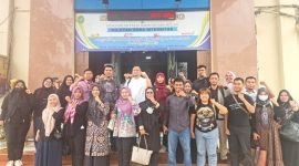 Guru honorer Kabupaten Langkat menghadirkan Dosen Hukum Tatat Negara Feri Amsari sebagai ahli. Foto: Dok. LBH Medan