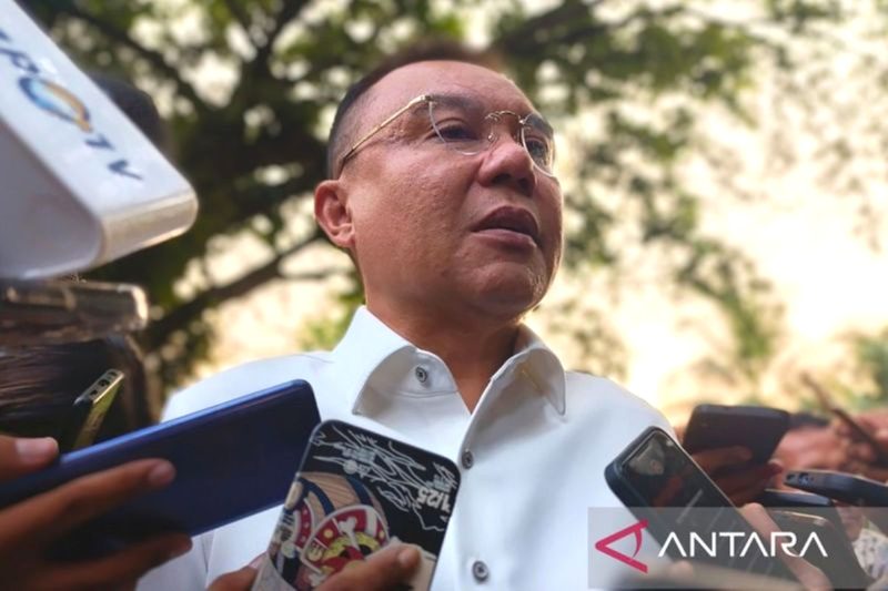 Ketua Harian DPP Partai Gerindra Sufmi Dasco Ahmad saat ditemui di kediaman Ketua Umum Gerindra Prabowo Subianto, Jakarta, Jumat (6/7/2024). Foto: Antara/Agatha Olivia Victoria