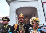 Menko Polhukam Hadi Tjahjanto Kenakan Pakaian Adat Aceh saat Peringati HUT Ke-79 RI