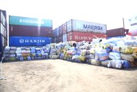 Barang bukti yang ditunjukkan dalam konferensi pers di Penimbunan Pabean Bea dan Cukai Cikarang, Bekasi, Jawa Barat, Selasa (6/8/2024). Antara/HO-Divisi Humas Polri