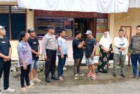 Polsek Bangun memediasi sopir dalam kasus penganiayaan yang viral di Kabupaten Simalungun. Foto: Humas Polres Simalungun