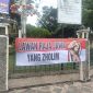 Salah satu spanduk bertuliskan 