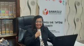 Pimpinan Bawaslu Tapteng, Divisi Kehumasan, Setiawati Simanjuntak. Foto: Dokumentasi Pribadi