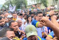 Pasangan bacalon Bobby Nasution - Surya mendaftar ke KPU hari ini. Foto: Satria Hadhi Ningtyas/topikseru.com
