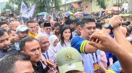 Pasangan bacalon Bobby Nasution - Surya mendaftar ke KPU hari ini. Foto: Satria Hadhi Ningtyas/topikseru.com