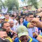 Pasangan bacalon Bobby Nasution - Surya mendaftar ke KPU hari ini. Foto: Satria Hadhi Ningtyas/topikseru.com