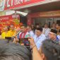 Bobby Nasution didampingi sejumlah petingi parpol saat sesi konfrensi pers di depan kantor KPU Sumut. Foto: Topikseru.com/ Satria Hadhi Ningtyas