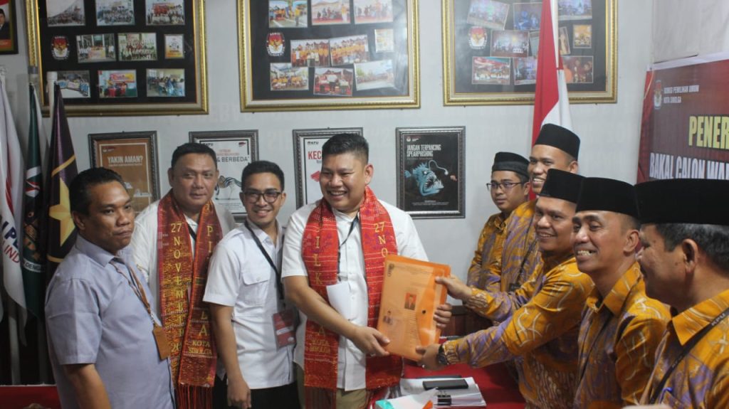 Pasangan FAHAM Daftar ke KPU Sibolga
