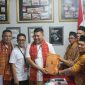 Pasangan Balon Wali Kota dan Wakil Wali Kota Sibolga, Fadhil Hutagalung-Marojahan Panjaitan (FAHAM) saat menyerahkan berkas pencalonan ke KPU Sibolga. Foto: Topikseru.com